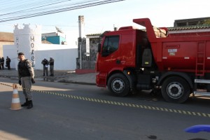 Atropelamento ocorreu por volta das 16h, próximo a rótula da Fernando Osório com a Dom Joaquim (Foto: Moizés Vasconcellos - DP)