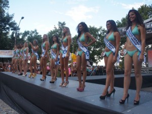 No total, 11 candidatas disputaram a regional de Pelotas (Foto: Gabriela Loeblein/G1)